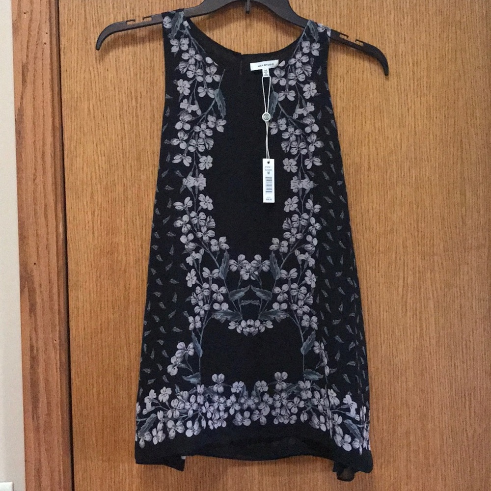 Max Studio sleeveless floral top